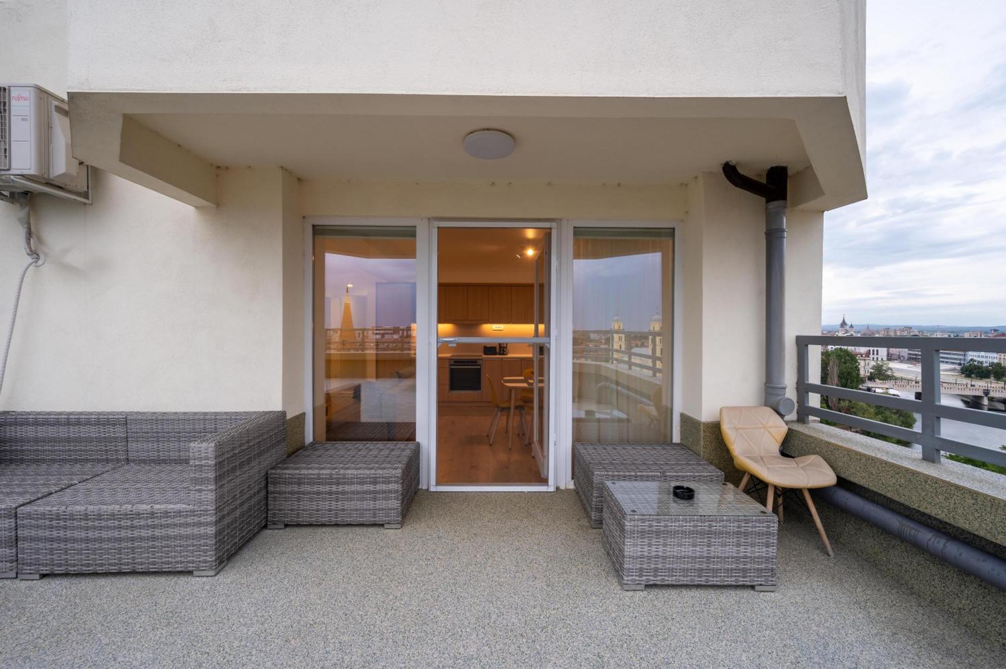 Appartement O-Zone Penthouse&Terrace à Oradea Extérieur photo